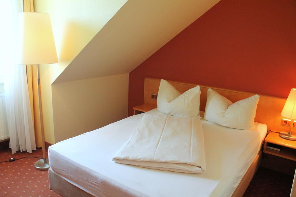 Hotel Und Restaurant Eurohof Duisburg Zewnętrze zdjęcie